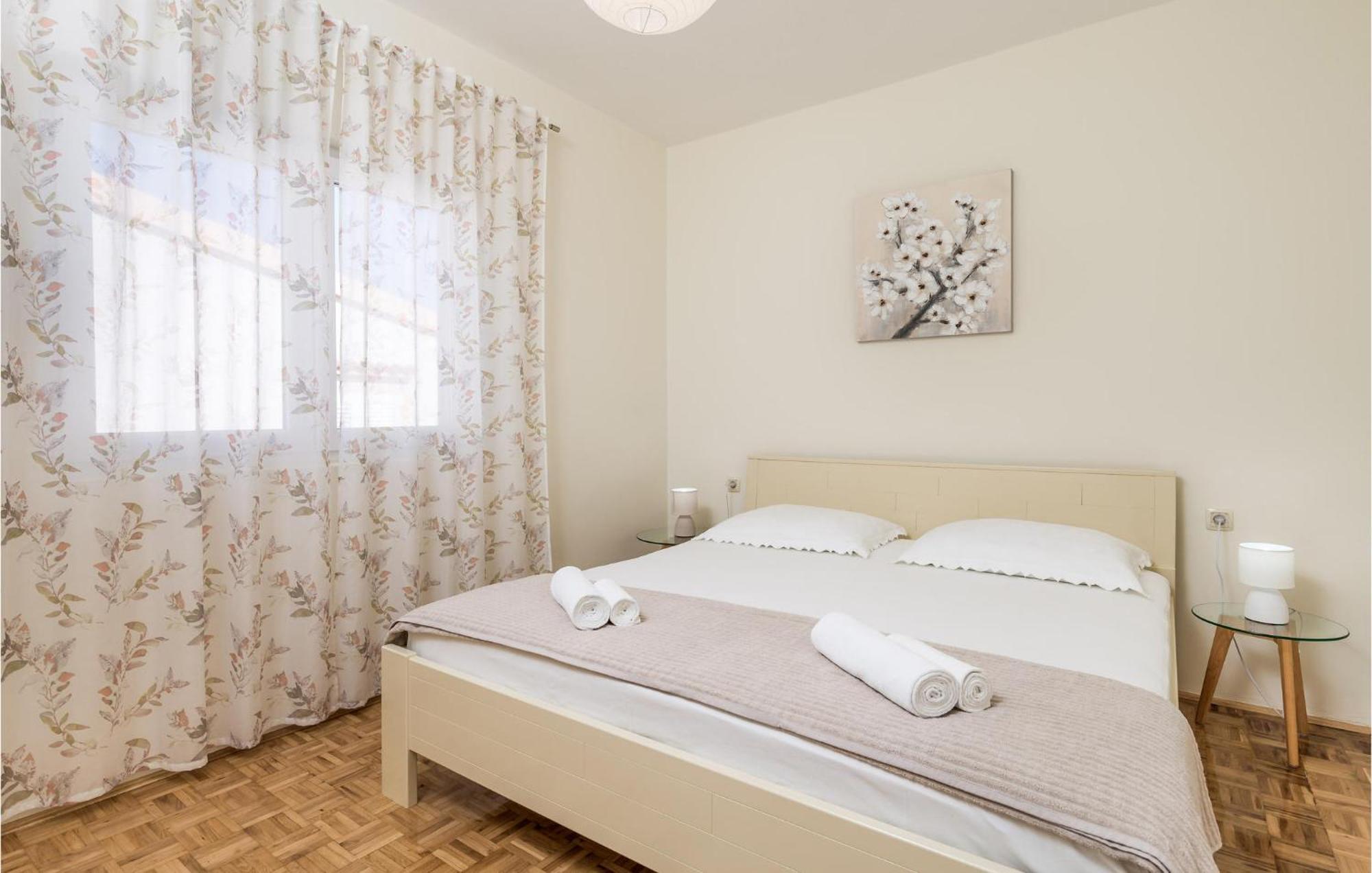 3 Bedroom Stunning Apartment In Kustici Luaran gambar